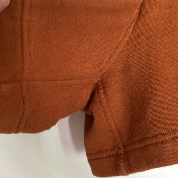 Lululemon cinnamon color fleece lined short pants/ 2 side pockets. No noted flaw - Picture 3 of 8